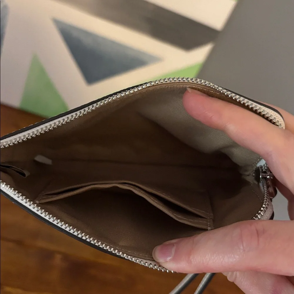 Like New Corner Zip Wristlet in chalk with snail print - Picture 2 of 3